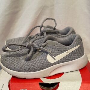 Used Gray and White Nike Tanjuns Size 12c